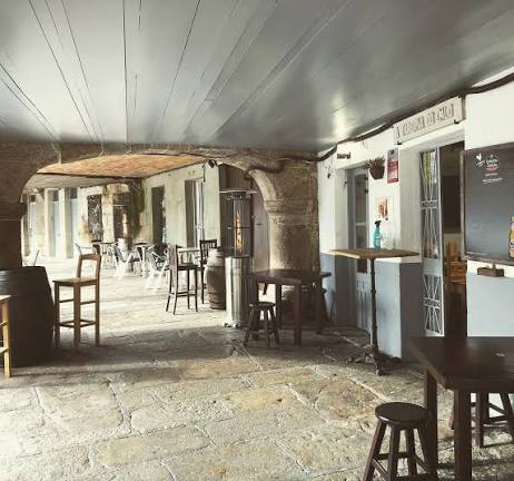 Bar Galo, en los soportales de Praza do Millo, Celanova